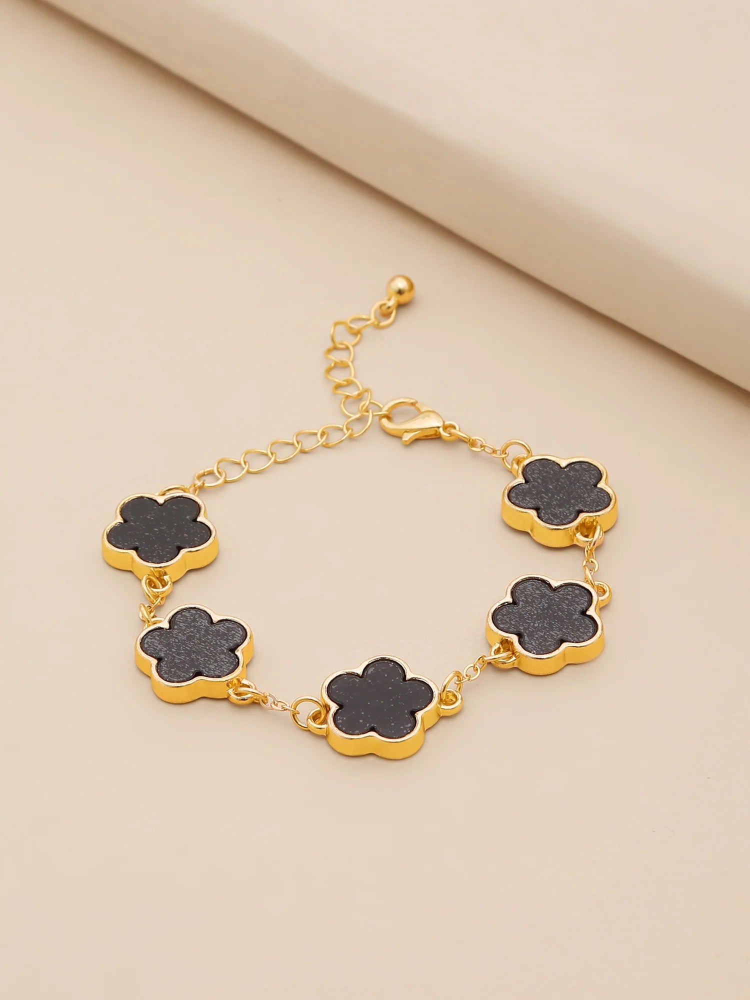 BlushBelle- Elegant Clover Charm Bracelet