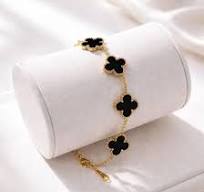 BlushBelle- Elegant Clover Charm Bracelet