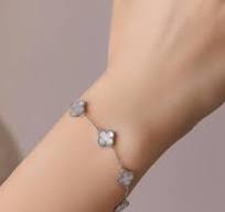 BlushBelle- Elegant Clover Charm Bracelet